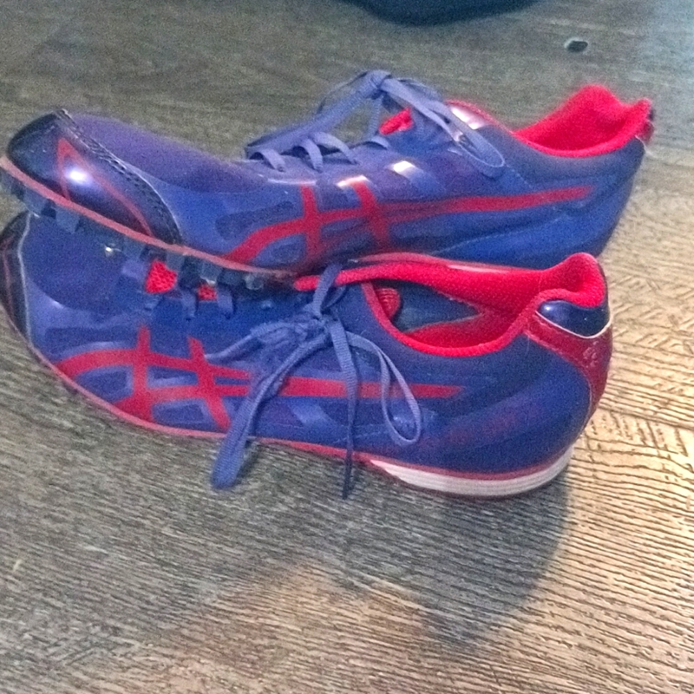 asics track spikes